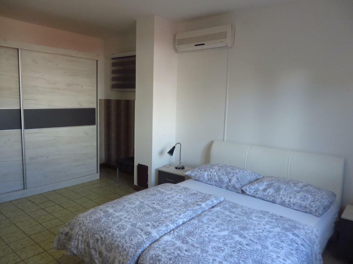 Apartments Gloria Biograd Na Moru Ngoại thất bức ảnh